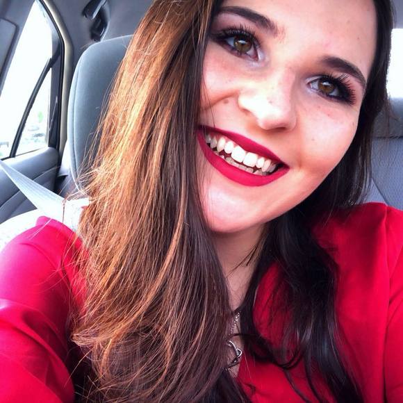 Meet your Posher, Danielle - Picture 1 of 1